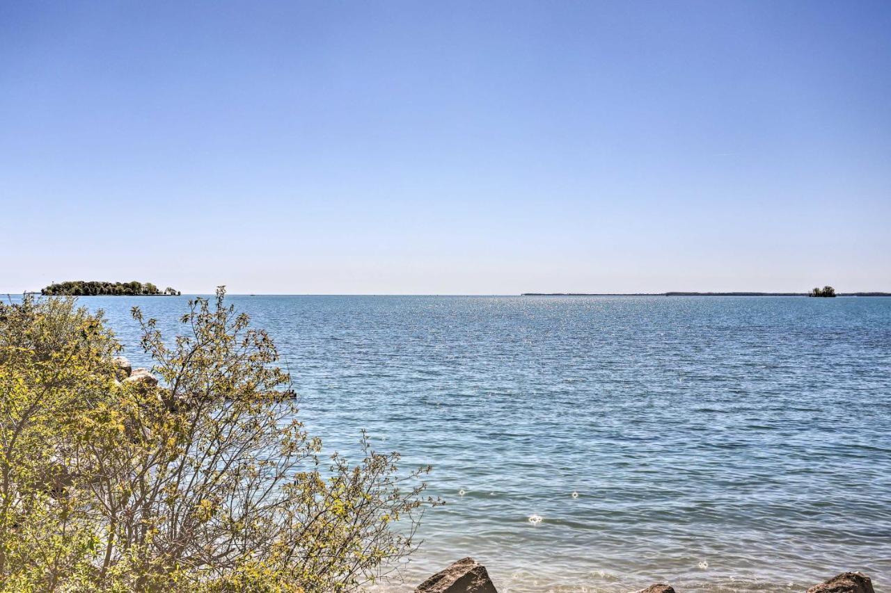 Apartamento Waterfront Bass Island Retreat With Balcony And Tv Put-in-Bay Exterior foto