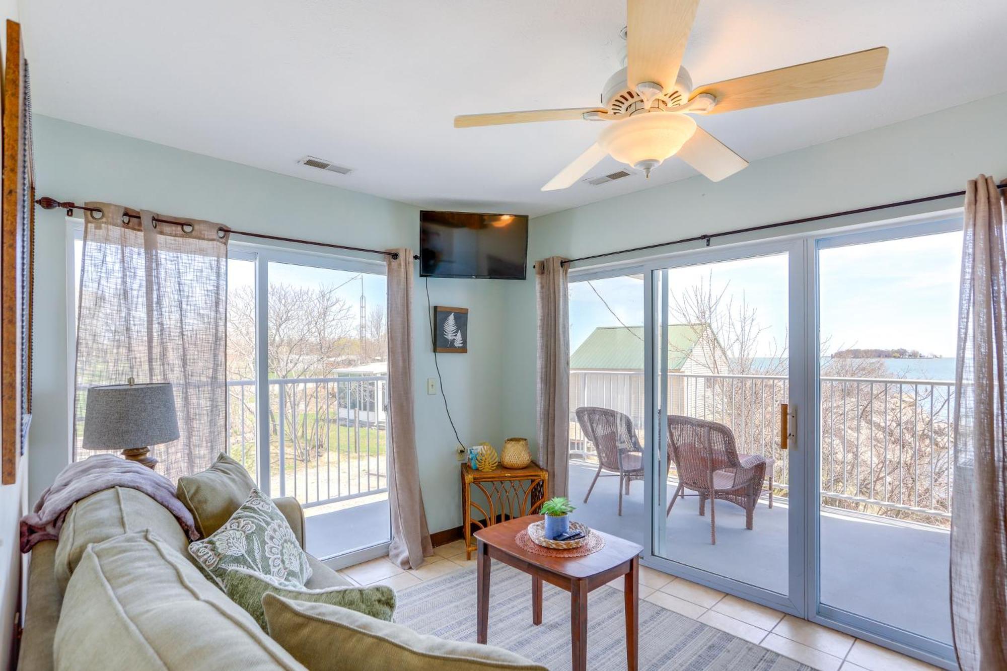 Apartamento Waterfront Bass Island Retreat With Balcony And Tv Put-in-Bay Exterior foto